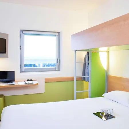 Ibis Birmingham Airport Terminal Building - Nec 3*